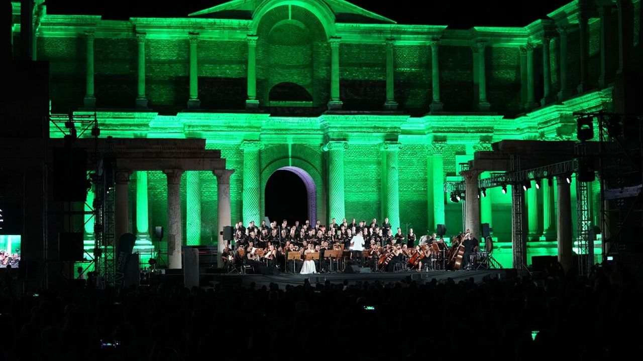 Sardes Antik Kenti'nin UNESCO Dünya Mirası Listesi'ne kabulünün birinci yıl dönümü kantatla kutlandı