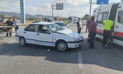 Afyonkarahisar'da iki otomobilin çarpıştığı kazada 7 kişi yaralandı