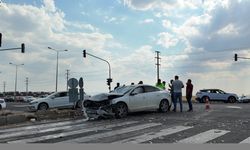 Diyarbakır'da 2 otomobil çarpıştı, 4 kişi yaralandı
