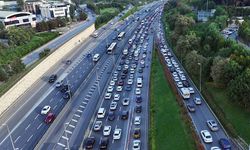 İstanbul'da haftanın üçüncü iş gününde trafik yoğunluğu yaşanıyor