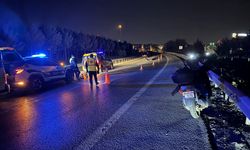 Bağcılar TEM Otoyolu'nda otomobilin çarptığı motosiklet sürücüsü öldü