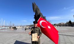 Avcılar'dan Yola Çıkan Türk Bayrağı Çanakkale'de