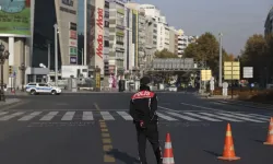 Ankara'da bazı otobüs ve metro durakları kapatıldı