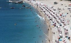 Muğla'da sıcak hava nedeniyle sahillerde yoğunluk yaşanıyor