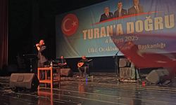 Bursa'da "Turan'a Doğru" programında Atilla Yılmaz ve Osman Öztunç sahne aldı