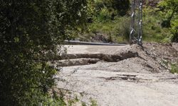 Erzurum'un Uzundere ilçesinde toprak kayması meydana geldi
