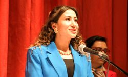 Özel gereksinimli bireyler, hayallerindeki mesleği tiyatro sahnesinde sergiledi