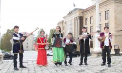 TİKA'dan Azerbaycanlı çocuklara müzik aletleri desteği