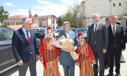 Ankara'da "Türkiye Yüzyılı'nda Anne ve Baba Olmak" konulu konferans düzenlendi