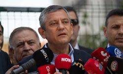 CHP Genel Başkanı Özel, partisinin İstanbul İl Başkanlığı önünde konuştu: