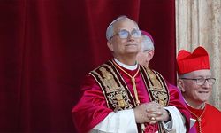 Vatikan'da yapılan papalık seçiminde ABD'li Kardinal Prevost yeni Papa seçildi