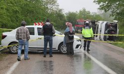 Sinop'ta öğrencileri taşıyan otobüs ile otomobilin çarpışması sonucu 18 kişi yaralandı