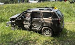 Ardahan'da tırın otomobile çarpması sonucu 5 kişi yaralandı