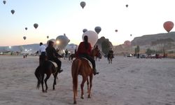 "Kapadokya At ve Atçılık Kültürü Festivali"nde karayı atlar havayı balonlar süsledi