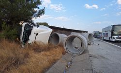 Mersin'de yolcu otobüsünün tıra çarpması sonucu 9 kişi yaralandı
