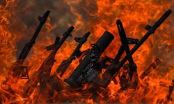 Terör örgütü PKK'dan bir grup silahlarını imha etti
