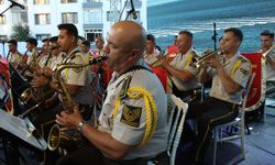 Kırklareli'nde Zafer Bayramı kutlamaları kapsamında askeri bando konser verdi