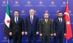 Dışişleri Bakanı Fidan, Suriye Dışişleri Bakanı Şeybani ve Savunma Bakanı Ebu Kasra ile bir araya geldi