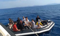İzmir açıklarında 23 düzensiz göçmen kurtarıldı