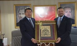 Adalet Bakanı Tunç Balıkesir'de ziyaretlerde bulundu