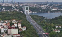 Yeni eğitim öğretim yılının ilk gününde trafik yoğunluğu yaşanıyor