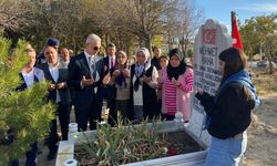 Ermenek'teki maden kazasında yaşamını yitiren işçiler mezarı başında anıldı