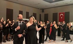 Öğretmenlerden Cumhuriyet’e özel zeybek