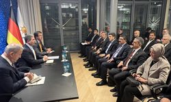 AK Parti heyeti, Almanya'daki Türk sivil toplum kuruluşlarının temsilcileriyle buluştu