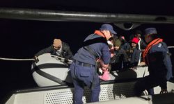 İzmir'de 42 düzensiz göçmen yakalandı, 24 düzensiz göçmen kurtarıldı