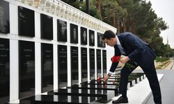 YTB Başkanı Abdulhadi Turus, Bakü'de şehitlikleri ziyaret etti: