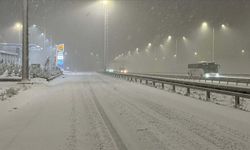 İstanbul'da yeni yılın ilk dakikalarında kar etkili oldu