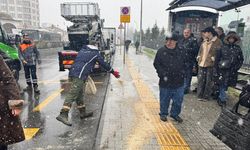 İstanbul'da karla mücadele çalışmaları kesintisiz sürüyor