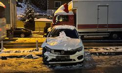 Kağıthane'de yokuşta kayan pikabın çarptığı 2 çocuk yaralandı