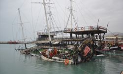 Mersin'in Silifke ilçesinde fırtına etkili oldu