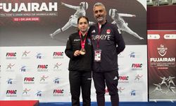 Milli eskrimci Alara Atmaca'dan Yıldızlar Dünya Kupası'nda bronz madalya