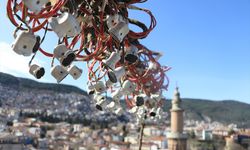 Bursa'daki tarihi Ulu Cami'ye 'Kul hakkından sakın' yazılı mahya asılıyor