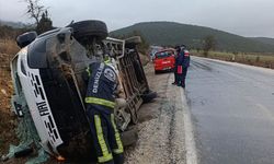 Denizli'de diyaliz hastalarını taşıyan minibüsün devrildiği kazada 9 kişi yaralandı