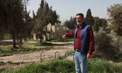 Filistin topraklarını gasbeden İsrailliler, Batı Şeria'daki arkeolojik alana İsrail bayrakları astı