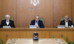 İran Cumhurbaşkanı'ndan ekonomik sorunlara ilişkin uyarı: 'Toplumumuz yaralı'