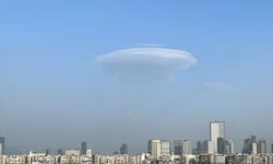 İzmir semalarında mercek bulutu görüldü