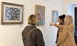 'Suya Yazılan' ebru sergisi Bağımsız Sanat Vakfı'nda açıldı