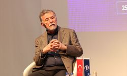 Türkiye Bilişim Vakfı Başkanı Eczacıbaşı, İzmir'de Dönüşüm Sahnesi'ne katıldı