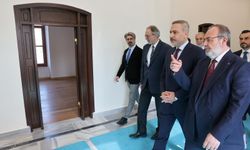 Bakan Fidan, Türkiye Uluslararası İslam, Bilim ve Teknoloji Üniversitesi Rektörü Mehmet Görmez'i ziyaret etti