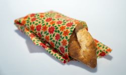 Bal mumundan geliştirdiği ürünle plastik streç filme alternatif sunuyor