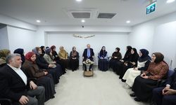 Cumhurbaşkanı Erdoğan, İstanbul'da kız öğrenci yurdunu ziyaret etti