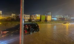 Şırnak'ta sağanak nedeniyle araçlarda mahsur kalan 3 kişi kurtarıldı