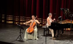 Çellist Selin Nardemir Önertürk ve piyanist Zümrüt Alieva Süreyya Operası'nda sahne aldı