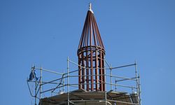 Şeyh Şüceaddin Camisi'nin tarihi minaresi 'hafif külahla' tamamlandı