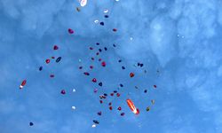 Van'da lösemili çocuklar için gökyüzüne balon bırakıldı
