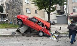Bağcılar'da freni boşalan kamyon 8 araca zarar verdi